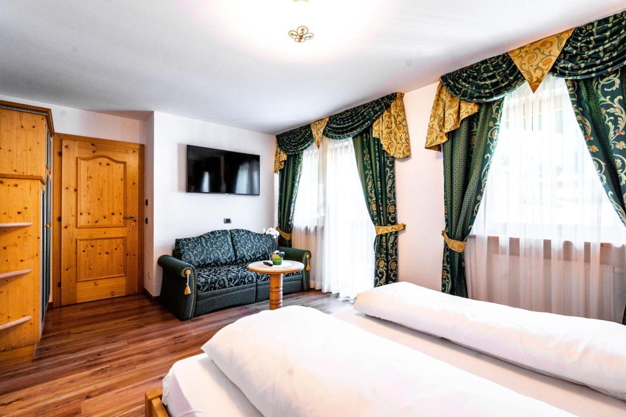 Garni Hotel And Apartments Wildbach Selva di Val Gardena Exterior foto