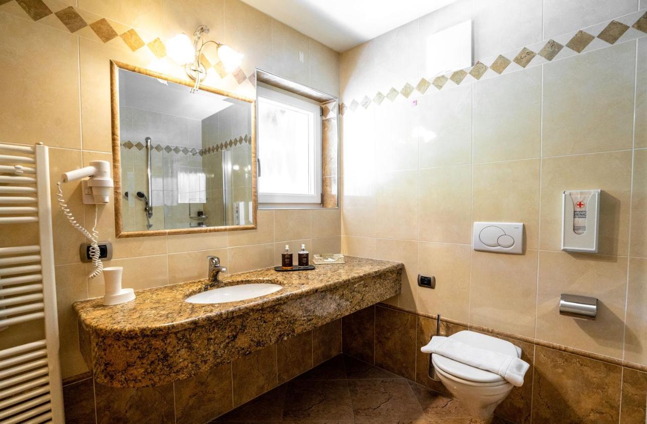 Garni Hotel And Apartments Wildbach Selva di Val Gardena Exterior foto
