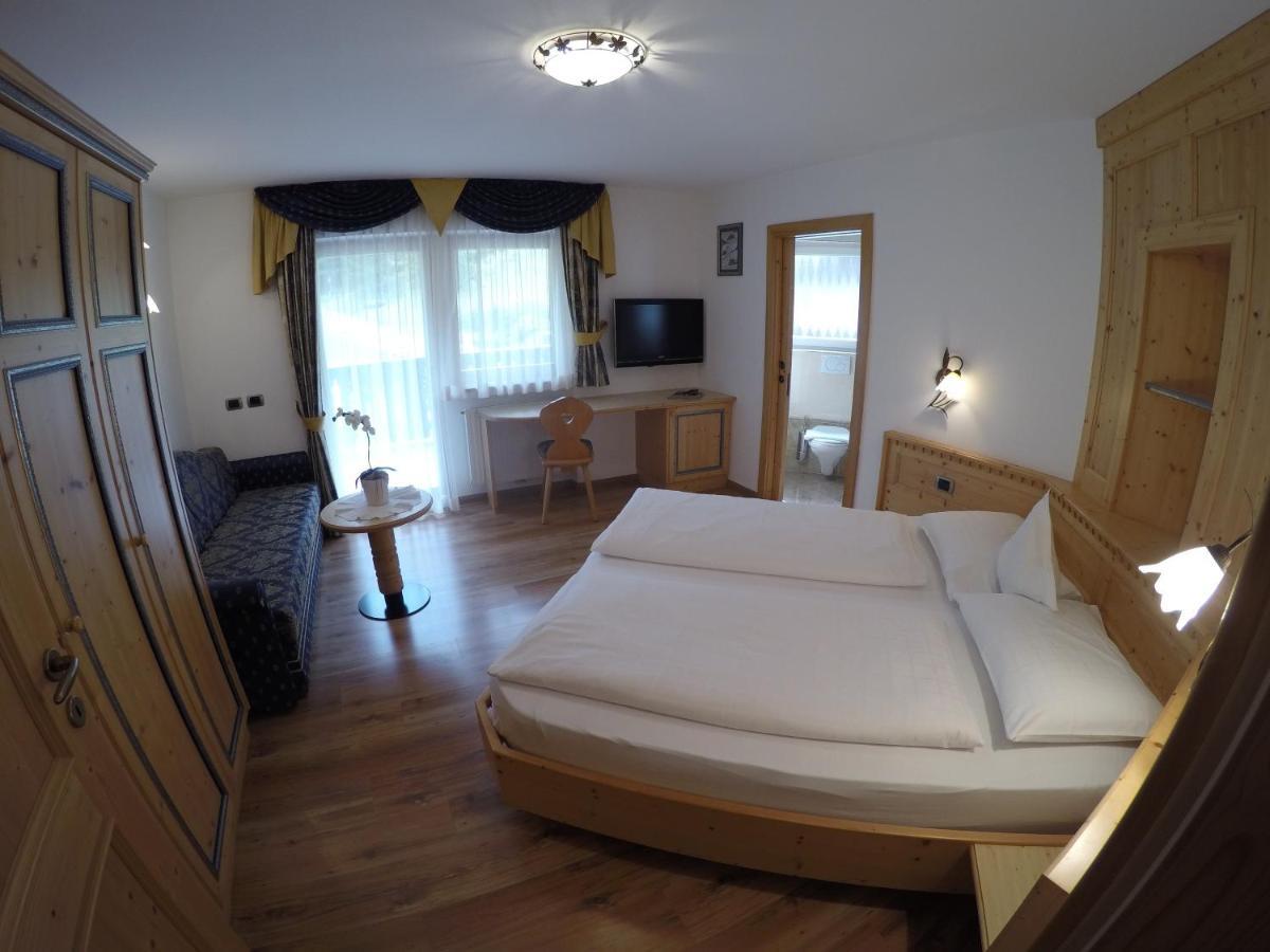 Garni Hotel And Apartments Wildbach Selva di Val Gardena Exterior foto